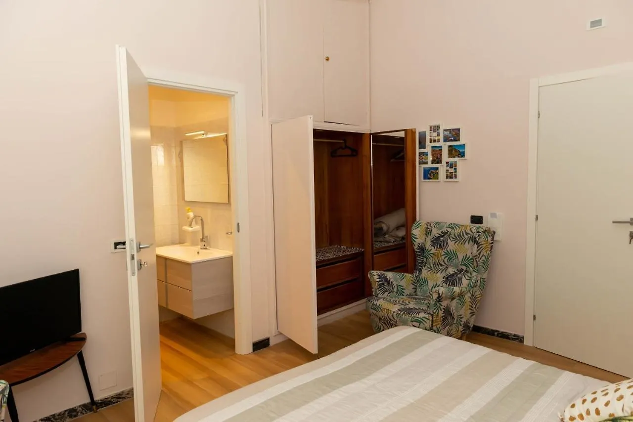 Apartamento Charlotte Appartamento Con Parcheggio, 5 Terre, Vicino Stazione La Spezia