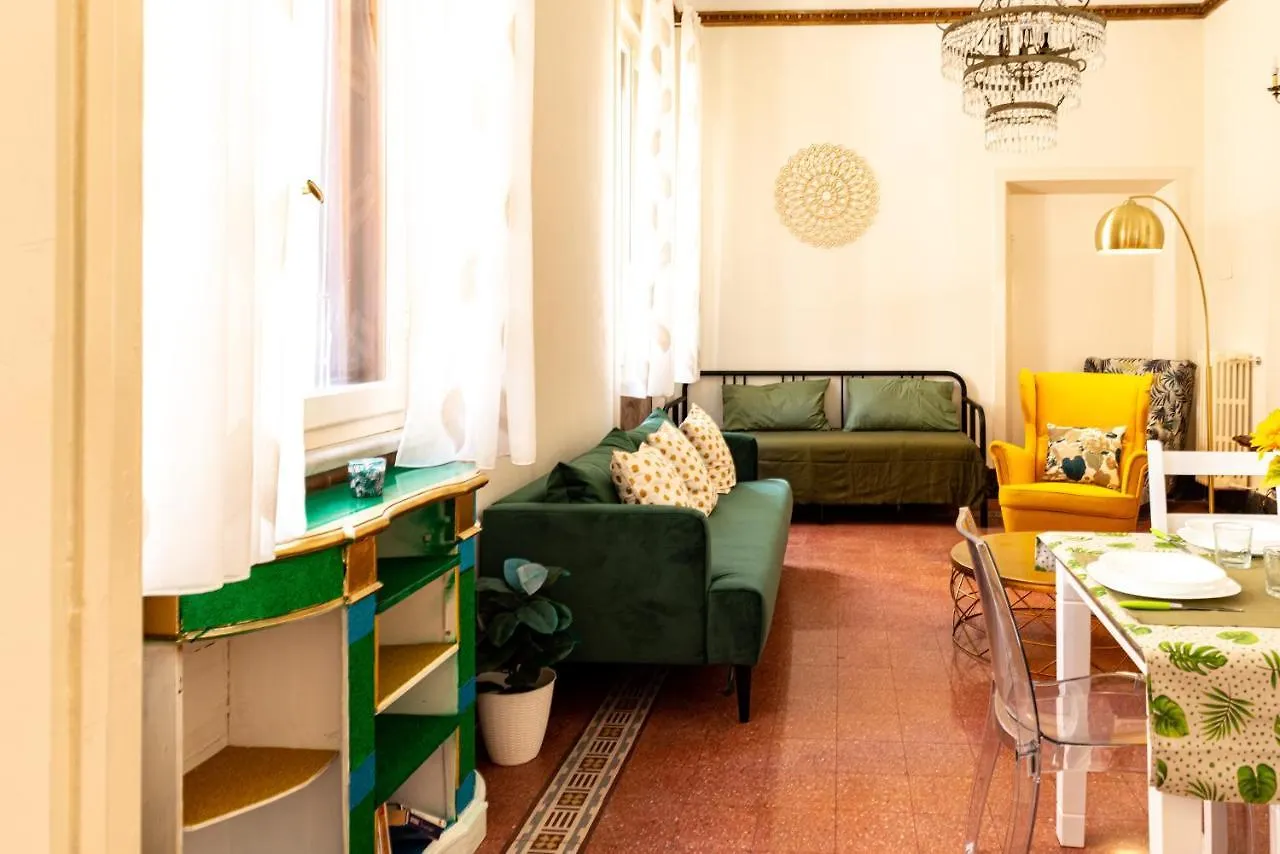 Apartment Charlotte Appartamento Con Parcheggio, 5 Terre, Vicino Stazione La Spezia
