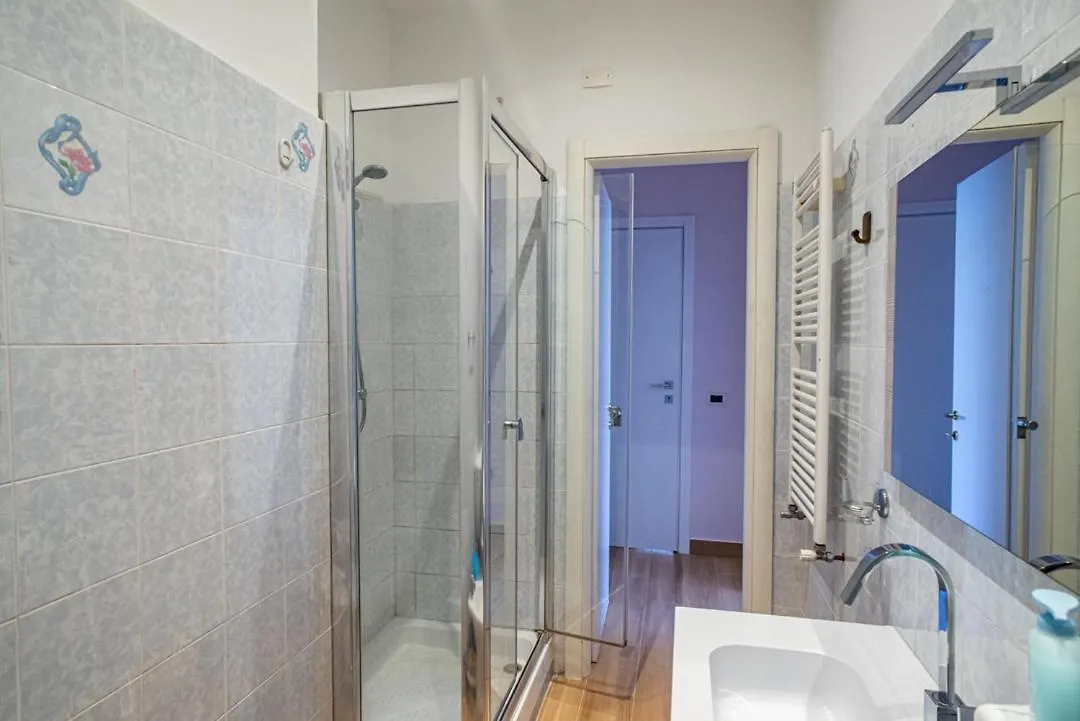 Apartment Charlotte Appartamento Con Parcheggio, 5 Terre, Vicino Stazione La Spezia