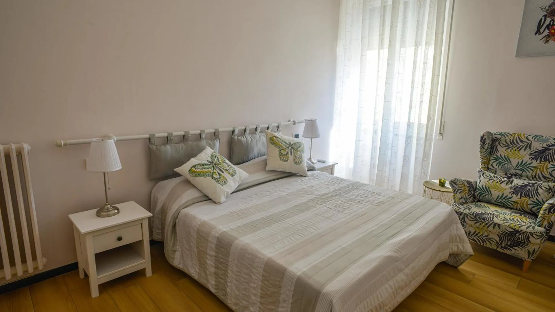 Apartment Charlotte Appartamento Con Parcheggio, 5 Terre, Vicino Stazione La Spezia Italy