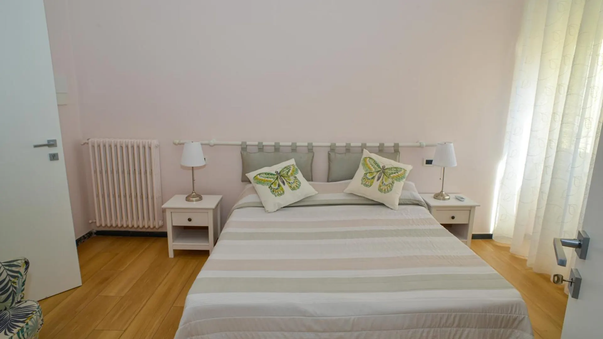 Apartment Charlotte Appartamento Con Parcheggio, 5 Terre, Vicino Stazione La Spezia